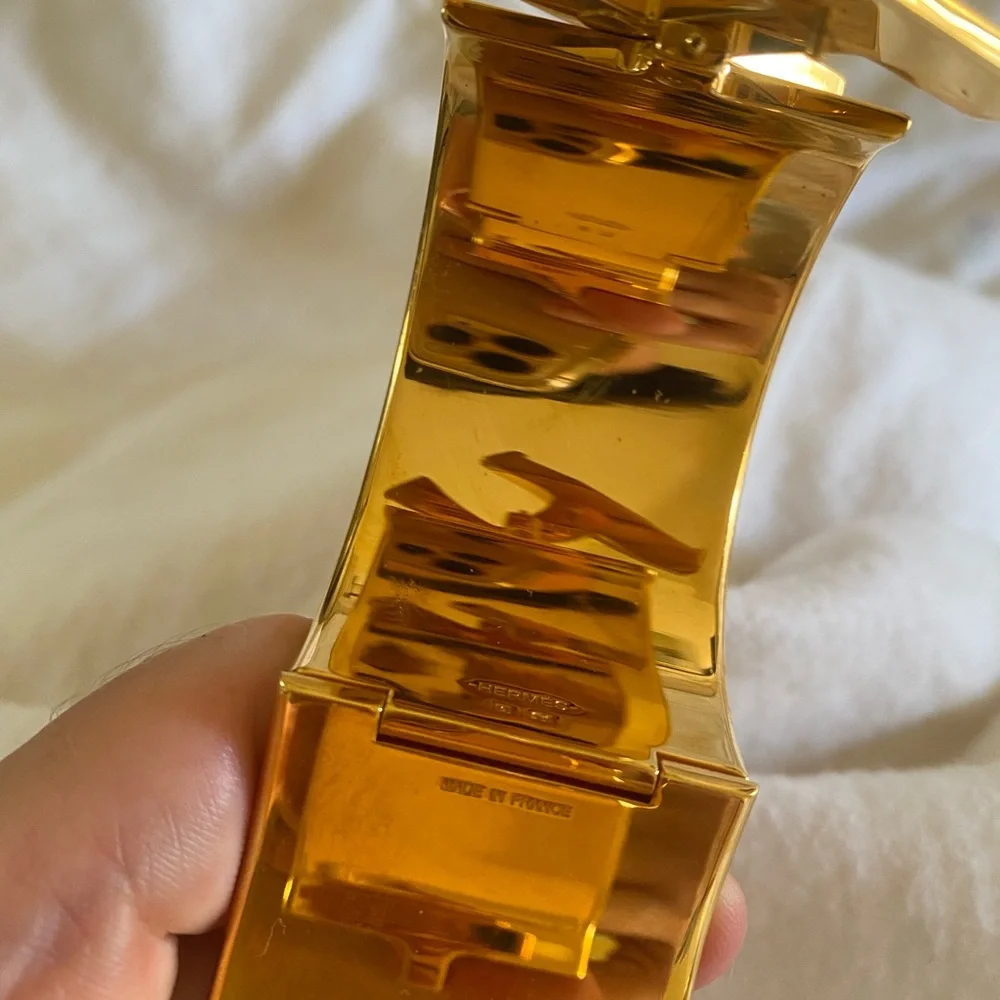 Hermes Red and Gold Clic Clac Cuff Bracelet - Picture 5 of 5